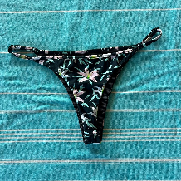 ACACIA SWIMWEAR Neema bottoms in Monet - Large - Picture 2 of 5